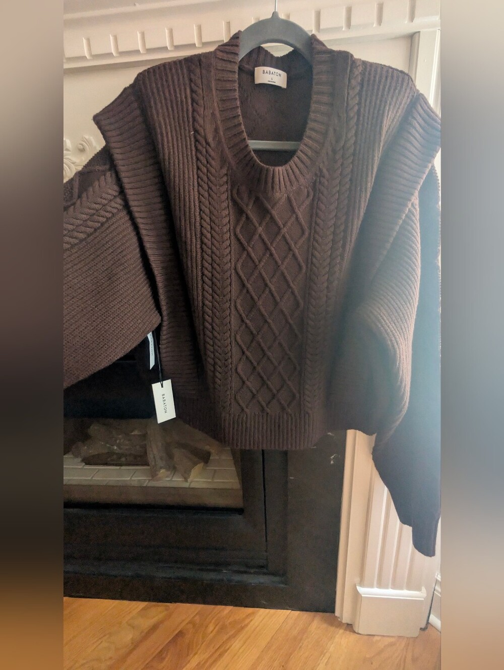 Cable-Knit Cropped Sweater in Brown - Picture 4 of 6
